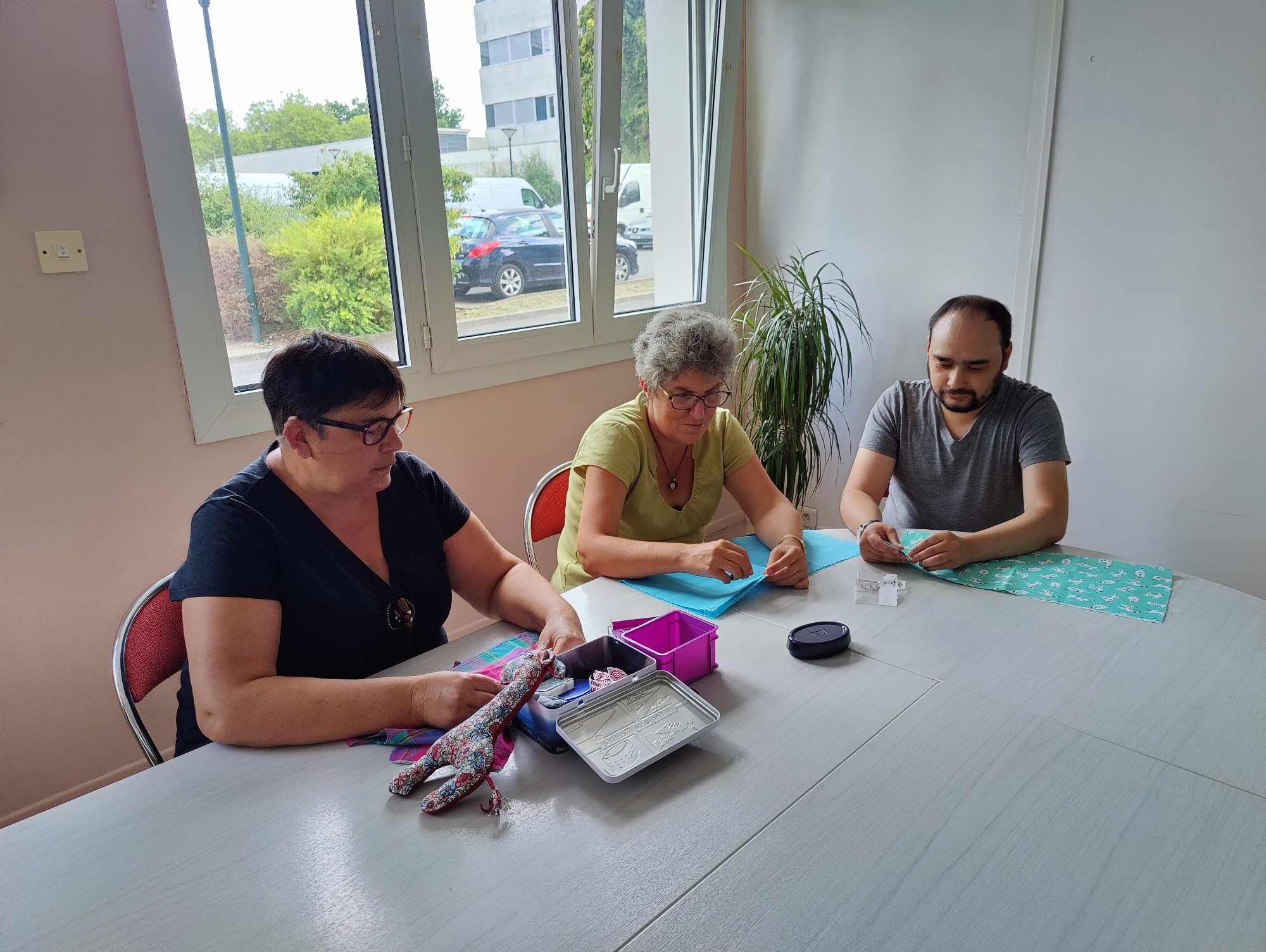 Atelier couture du GEM « Les Maillons » au sein de l'association Pleyades